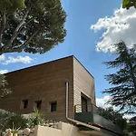 Entre Sel Et Ciel 2 Maisons 2 Caracteres 1 Piscine 1 Boulodrome 2 Ascenseurs