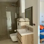 Entre Sel Et Ciel 2 Maisons 2 Caracteres 1 Piscine 1 Boulodrome 2 Ascenseurs *