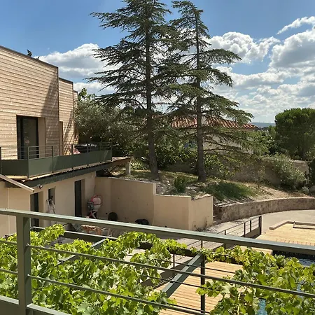 Hébergement de vacances Entre Sel Et Ciel 2 Maisons 2 Caractères 1 Piscine 1 Boulodrome 2 Ascenseurs *