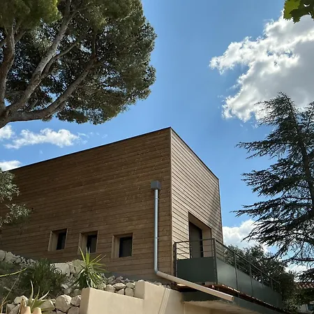 Entre Sel Et Ciel 2 Maisons 2 Caracteres 1 Piscine 1 Boulodrome 2 Ascenseurs