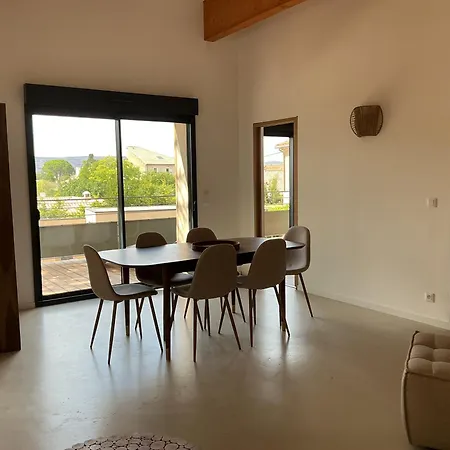 Hébergement de vacances Entre Sel Et Ciel 2 Maisons 2 Caractères 1 Piscine 1 Boulodrome 2 Ascenseurs