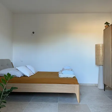 Entre Sel Et Ciel 2 Maisons 2 Caractères 1 Piscine 1 Boulodrome 2 Ascenseurs Hébergement de vacances *