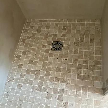 Entre Sel Et Ciel 2 Maisons 2 Caracteres 1 Piscine 1 Boulodrome 2 Ascenseurs *