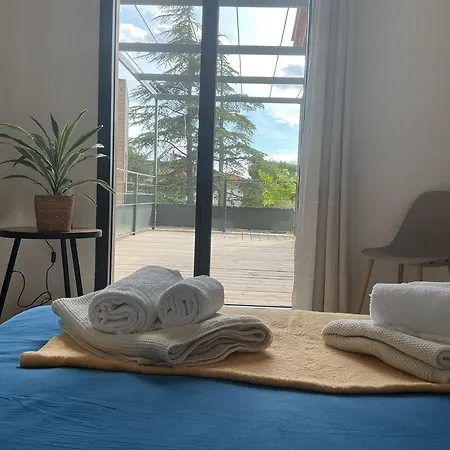 Entre Sel Et Ciel 2 Maisons 2 Caractères 1 Piscine 1 Boulodrome 2 Ascenseurs Hébergement de vacances *