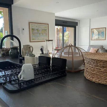 Holiday home Entre Sel Et Ciel 2 Maisons 2 Caracteres 1 Piscine 1 Boulodrome 2 Ascenseurs