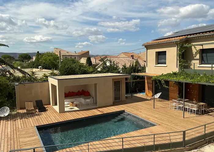 Entre Sel Et Ciel 2 Maisons 2 Caracteres 1 Piscine 1 Boulodrome 2 Ascenseurs 度假居